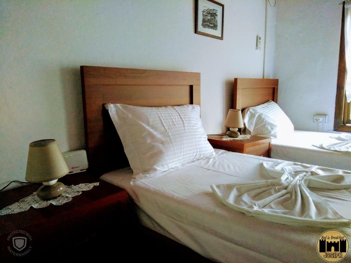 Bed & Breakfast Josiph เบราท ภายนอก รูปภาพ