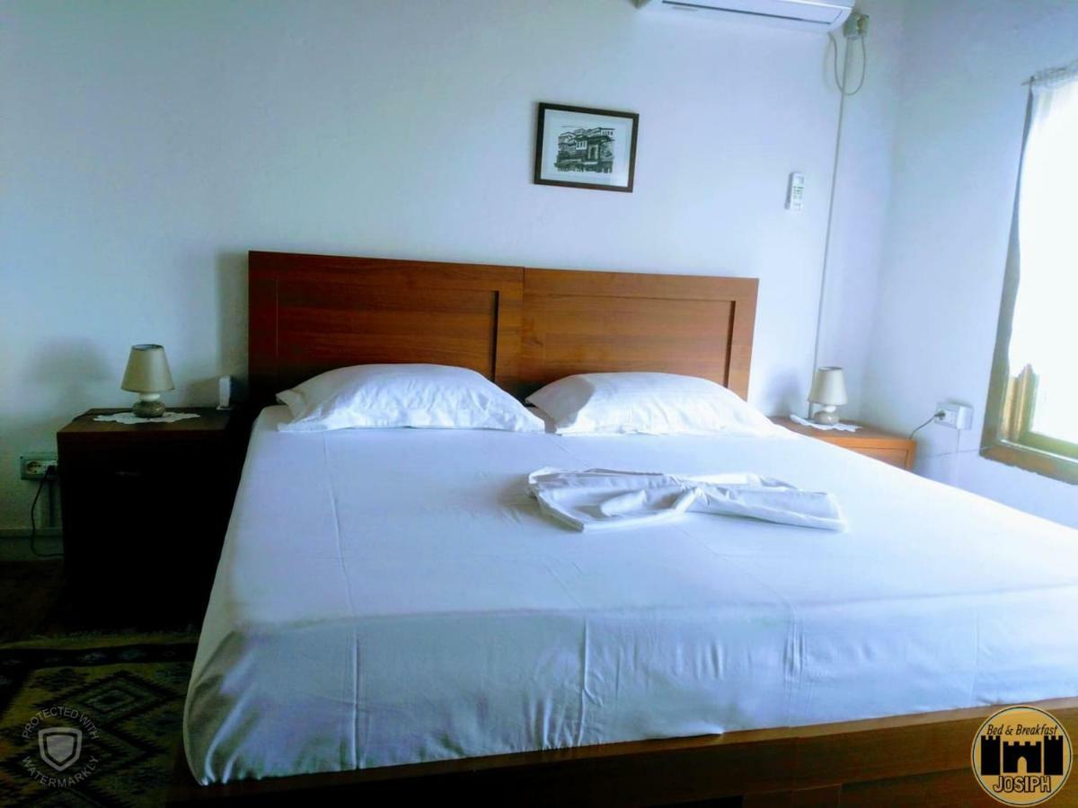 Bed & Breakfast Josiph เบราท ภายนอก รูปภาพ